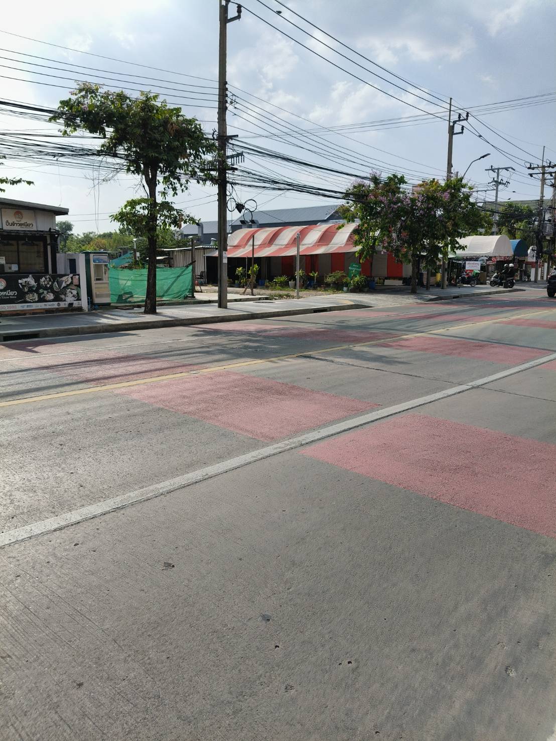 ขายที่ดินเปล่าถมแล้วติดถนนนวลจันทร์ กรุงเทพมหานคร